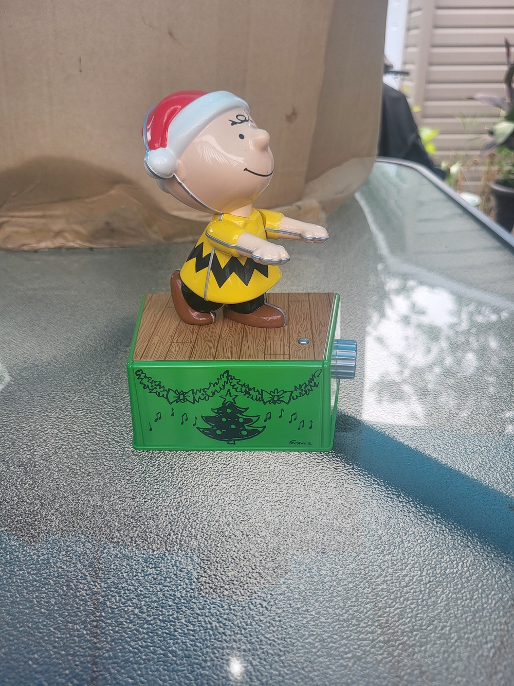 Hallmark Peanuts Dance Party Charlie Brown Music Motion Plays 2 Christmas Songs